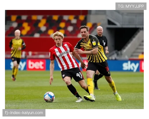 “布伦特福德主帅弗兰克确认，球队将坚持三中卫区域防守，不随大流变阵”